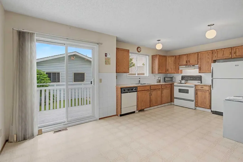 232 Erin Woods Drive SE Calgary AB T2B3B9