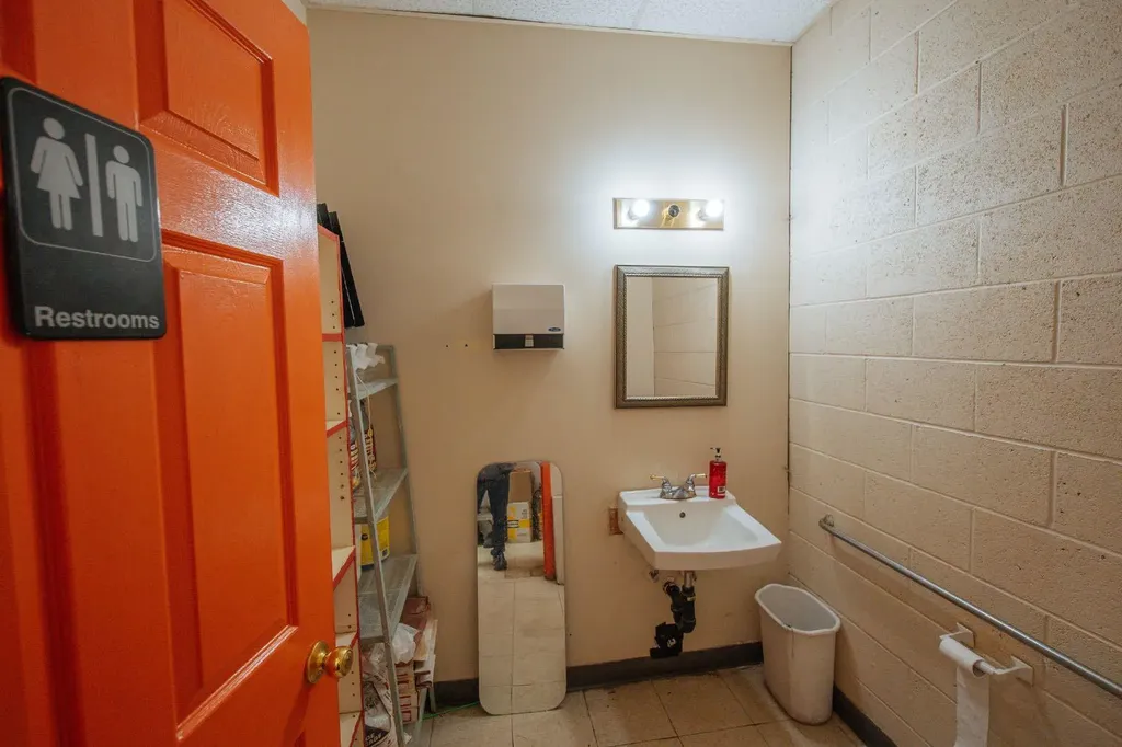 3930 32 Street NE Calgary AB T1Y 7C1