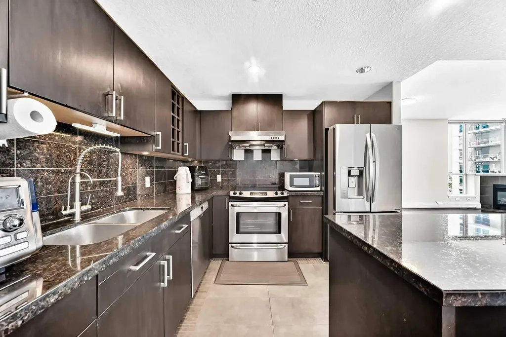 77 Spruce Place SW Calgary AB T3C 3X6