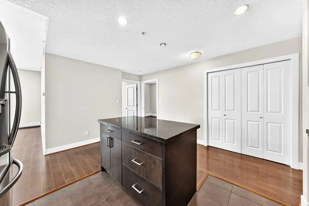 77 Spruce Place SW Calgary AB T3C 3X6