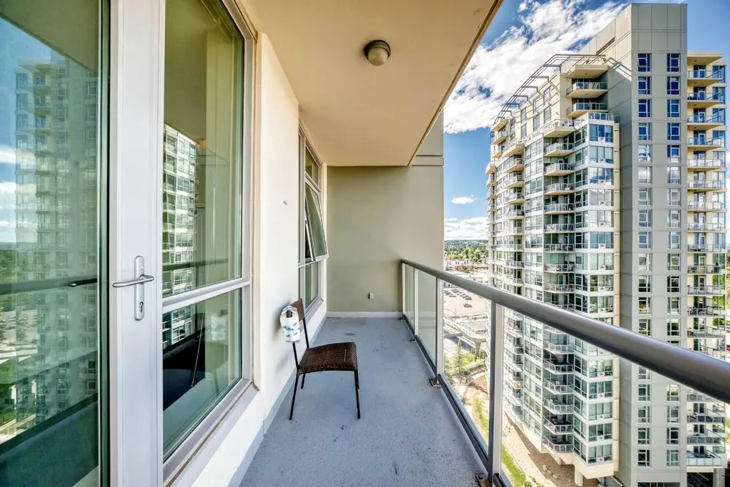 77 Spruce Place SW Calgary AB T3C 3X6