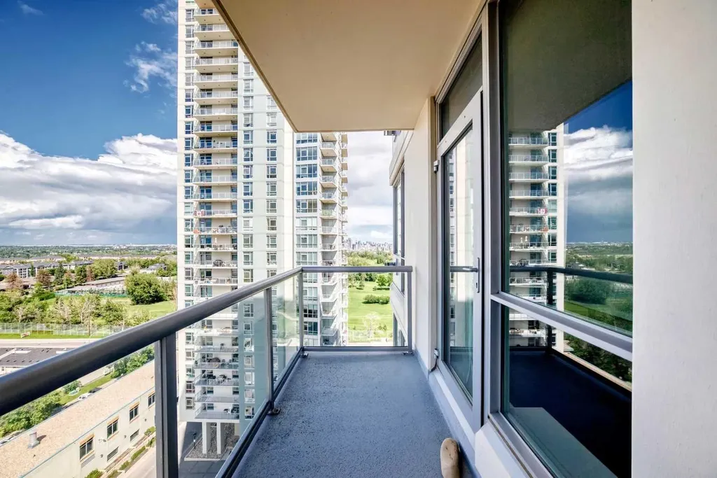 77 Spruce Place SW Calgary AB T3C 3X6