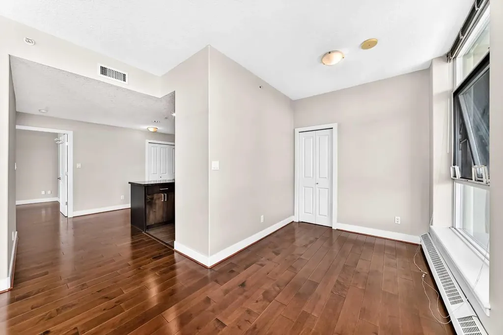 77 Spruce Place SW Calgary AB T3C 3X6