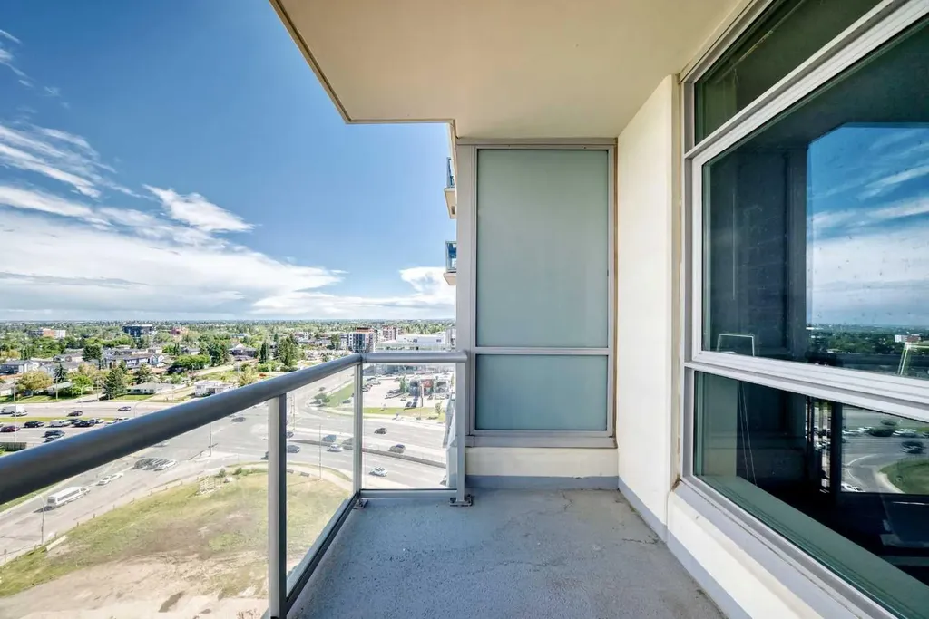 77 Spruce Place SW Calgary AB T3C 3X6