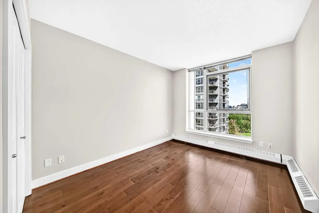 77 Spruce Place SW Calgary AB T3C 3X6