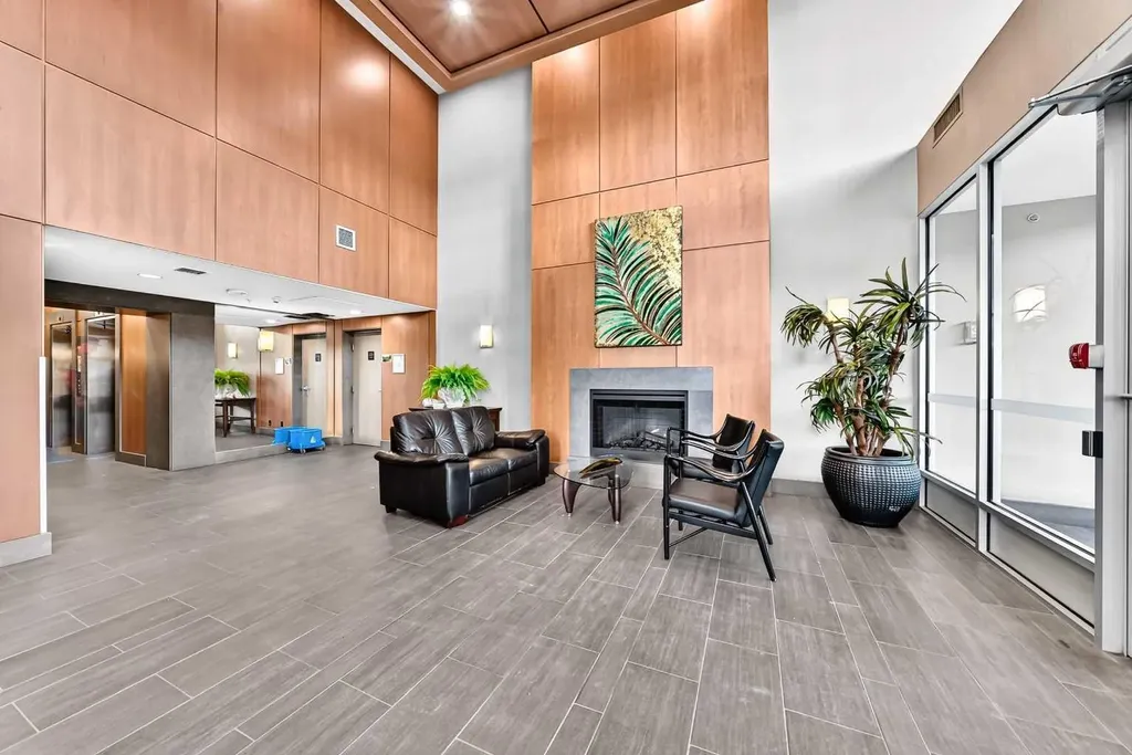 77 Spruce Place SW Calgary AB T3C 3X6