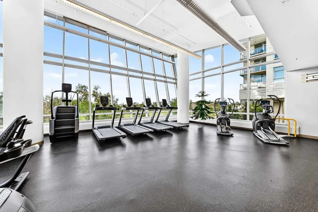 77 Spruce Place SW Calgary AB T3C 3X6