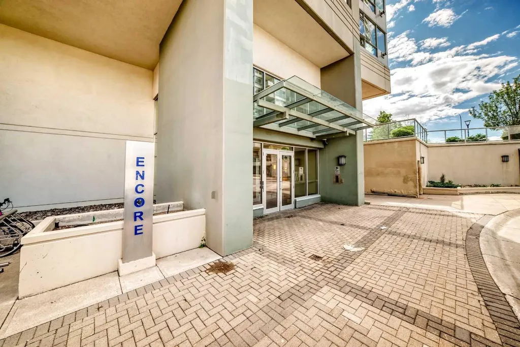 77 Spruce Place SW Calgary AB T3C 3X6