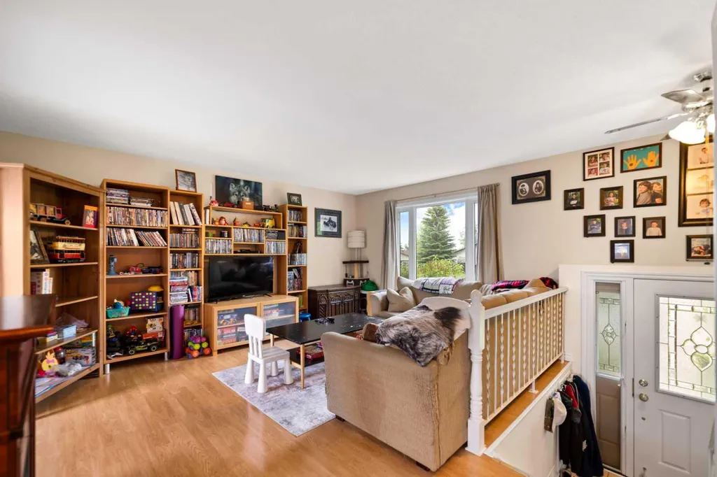 323 Maddock Crescent NE Calgary AB T2A 3W7