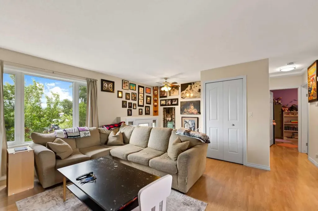 323 Maddock Crescent NE Calgary AB T2A 3W7