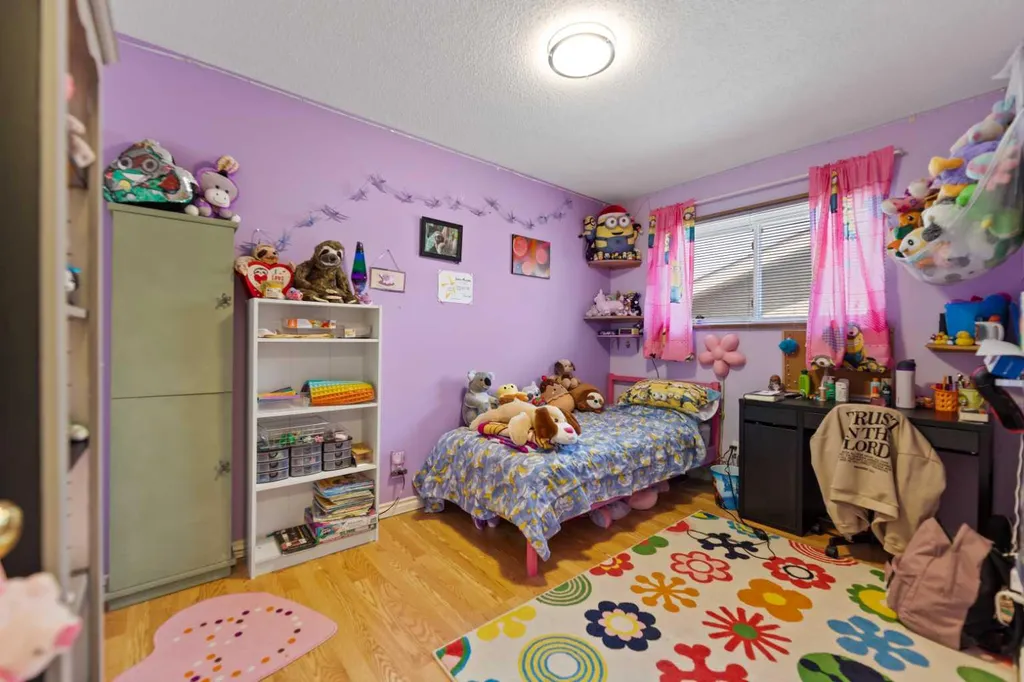 323 Maddock Crescent NE Calgary AB T2A 3W7