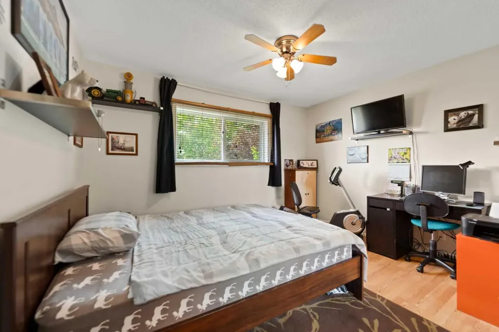 323 Maddock Crescent NE Calgary AB T2A 3W7