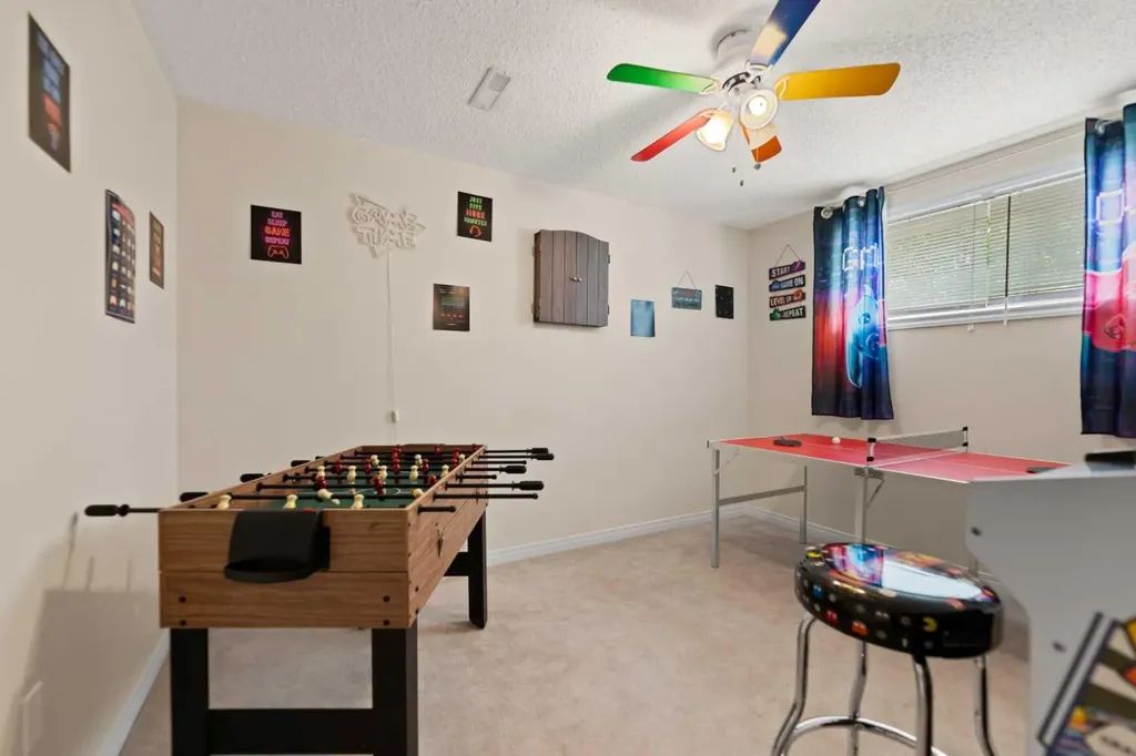 323 Maddock Crescent NE Calgary AB T2A 3W7