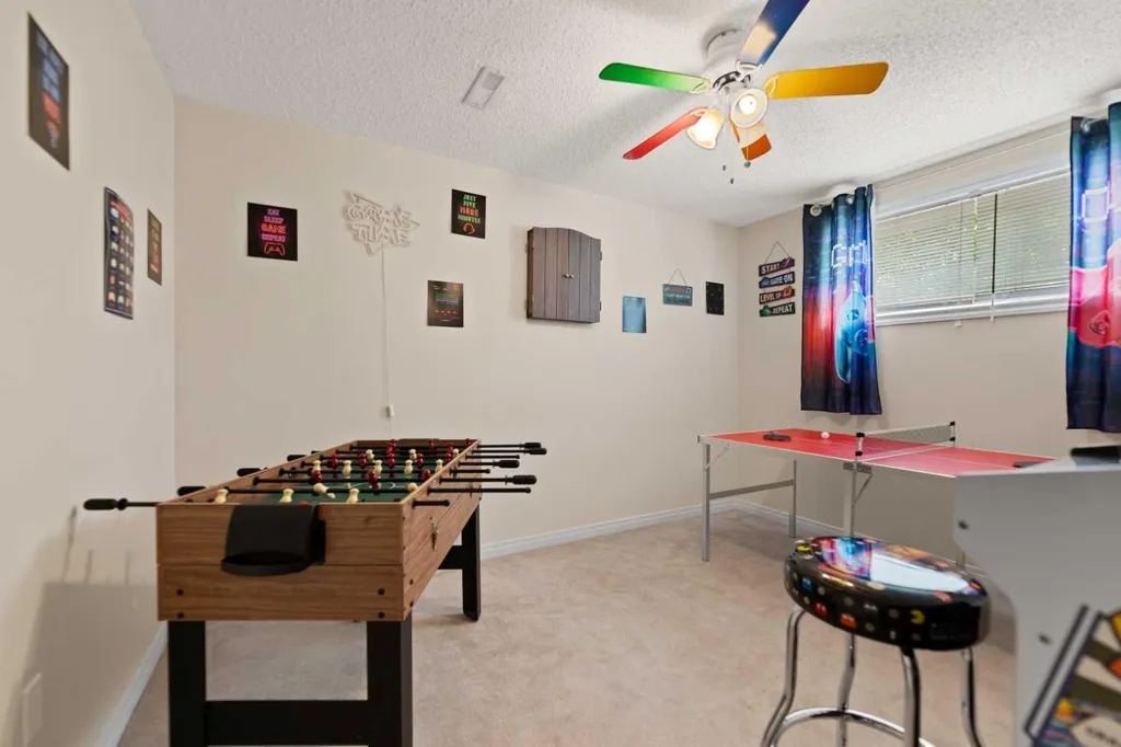 323 Maddock Crescent NE Calgary AB T2A 3W7