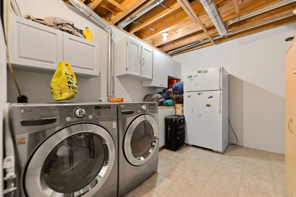 323 Maddock Crescent NE Calgary AB T2A 3W7