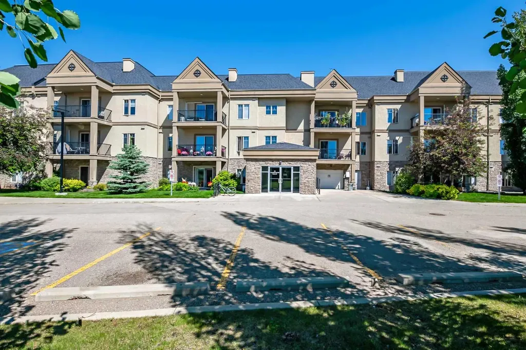 52 Cranfield Link SE Calgary AB T3M 0N9