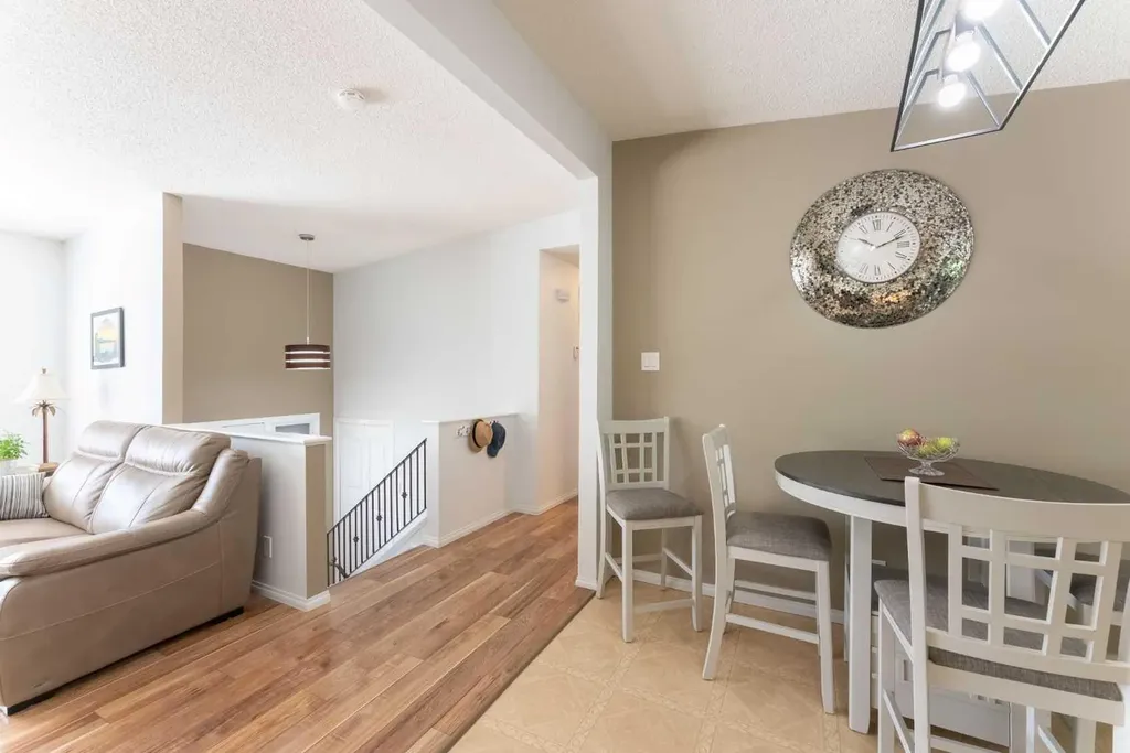 1142 24 Street N Lethbridge AB T1H 3V5