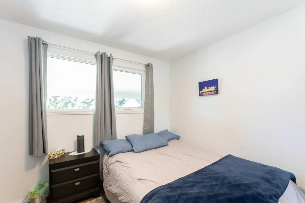 1142 24 Street N Lethbridge AB T1H 3V5