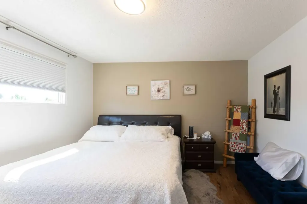 1142 24 Street N Lethbridge AB T1H 3V5