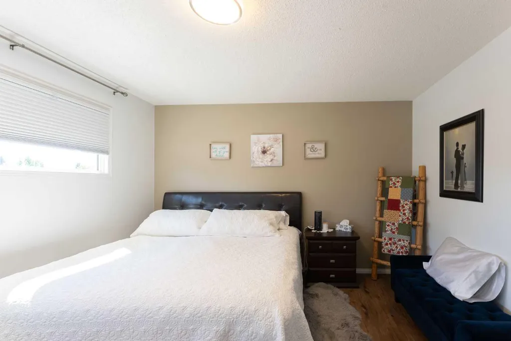 1142 24 Street N Lethbridge AB T1H 3V5