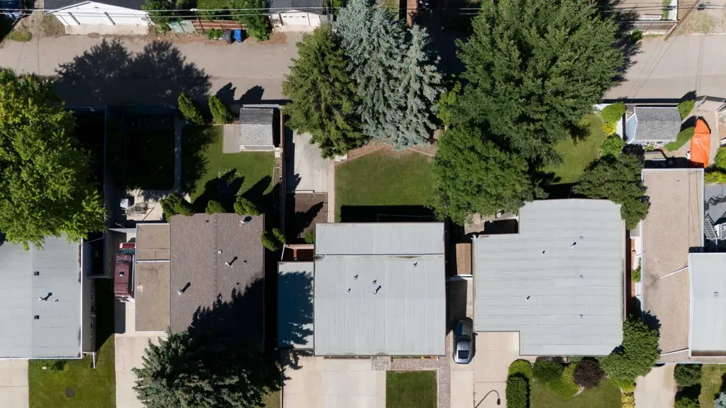 1142 24 Street N Lethbridge AB T1H 3V5