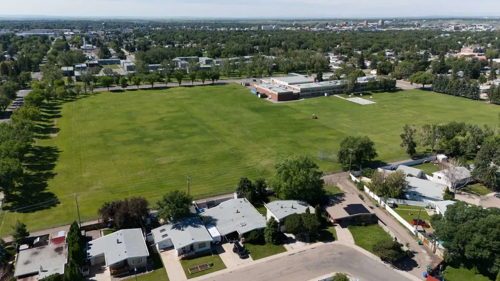 1142 24 Street N Lethbridge AB T1H 3V5