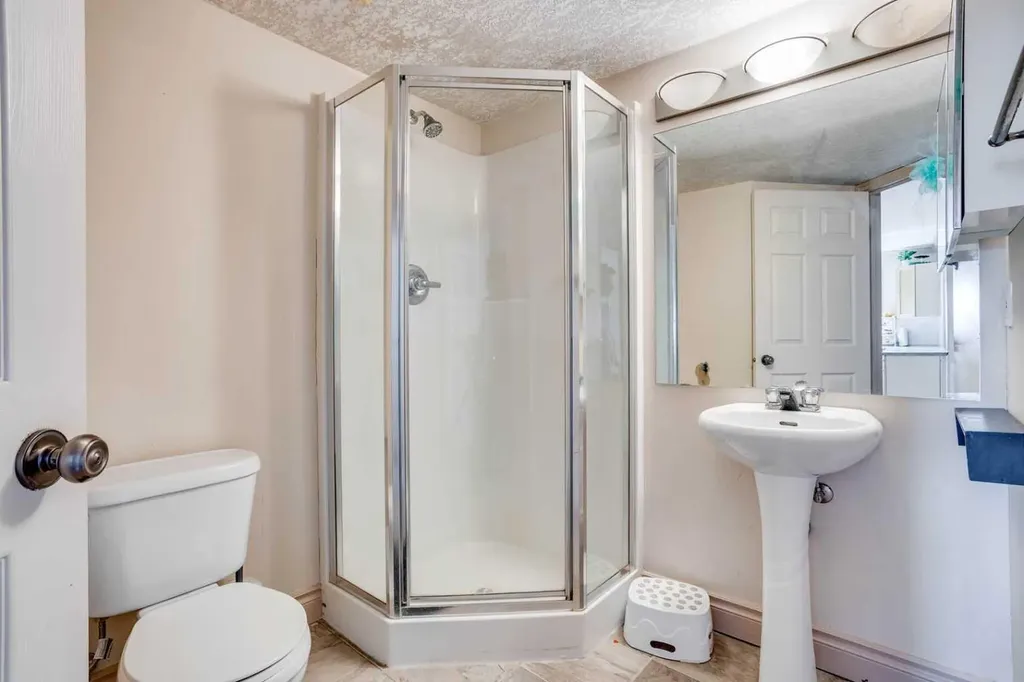 38 Riedel Street Fort Mcmurray AB T9H3E1