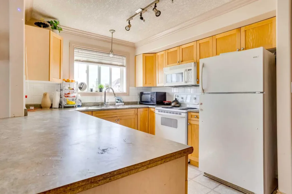 38 Riedel Street Fort Mcmurray AB T9H3E1