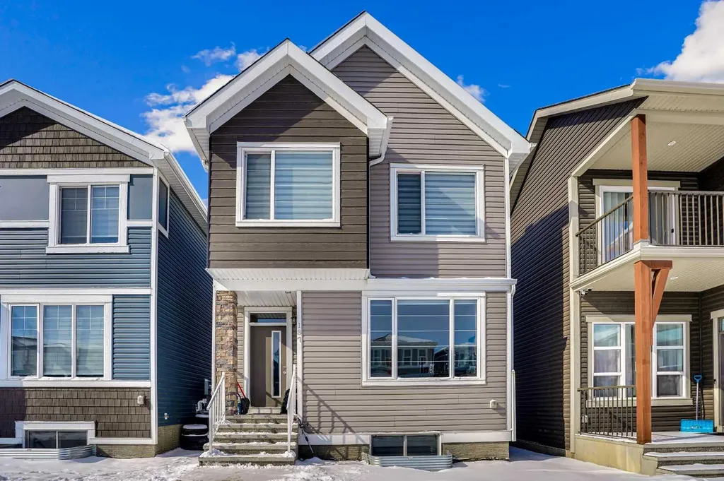 137 Seton Villas SE Calgary AB T3M 3L8