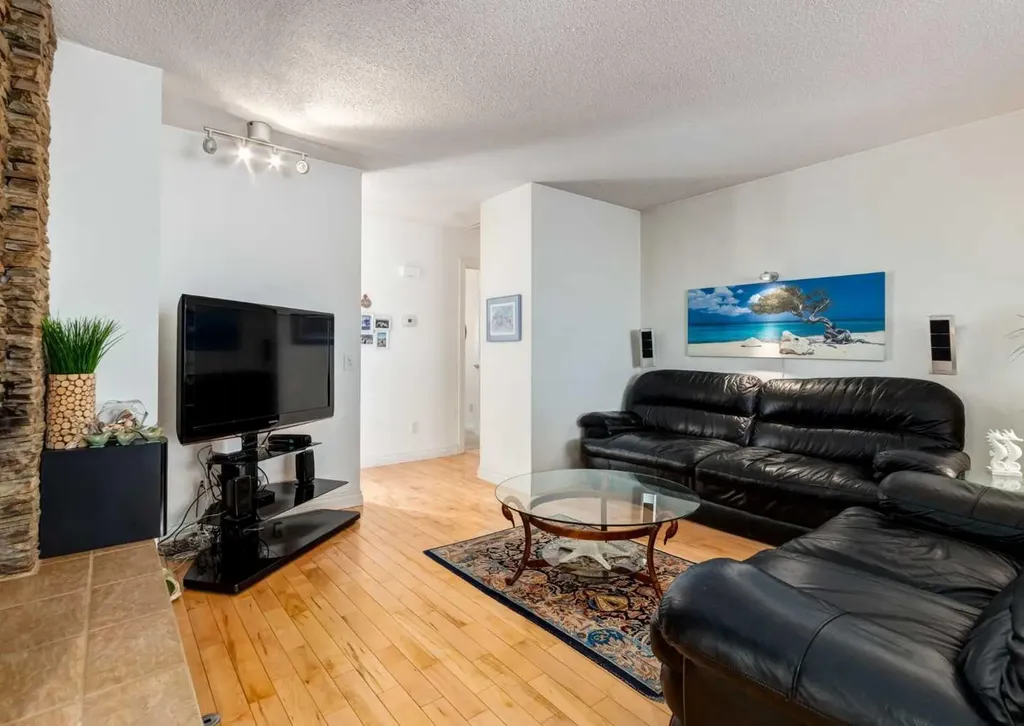7311 Silver Mead Road NW Calgary AB T3B 3V1