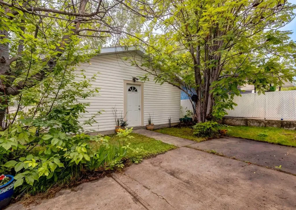 7311 Silver Mead Road NW Calgary AB T3B 3V1