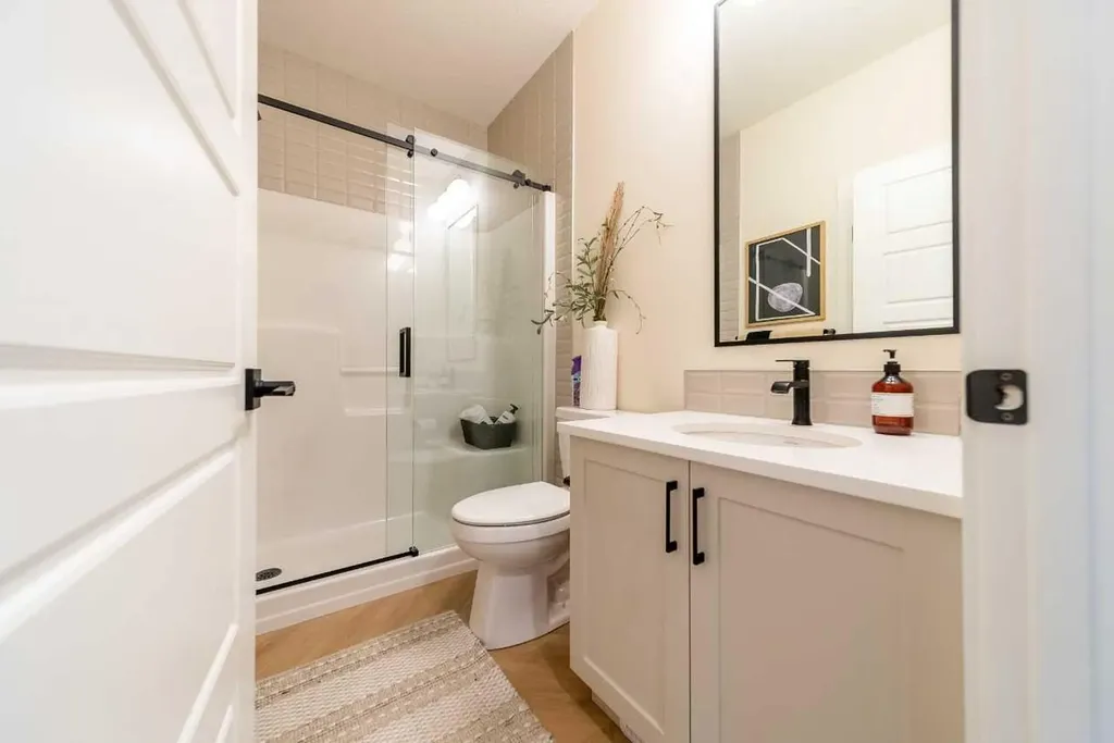 79 Lewiston Park NE Calgary AB T3P 3A8