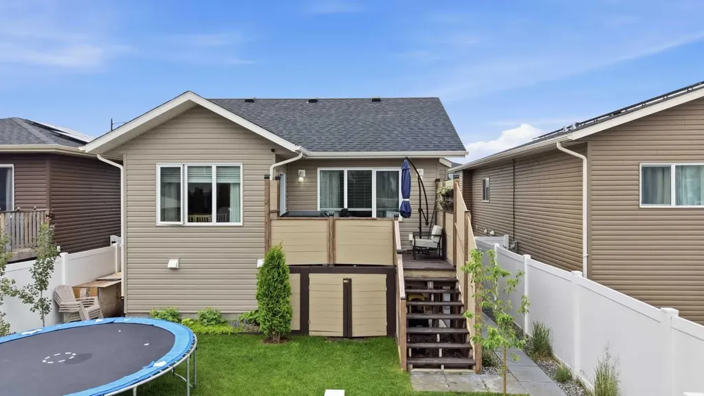 98 Livingston Close Red Deer AB T4R 0S8
