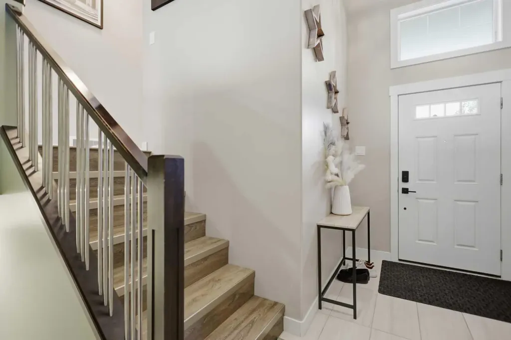 98 Livingston Close Red Deer AB T4R 0S8