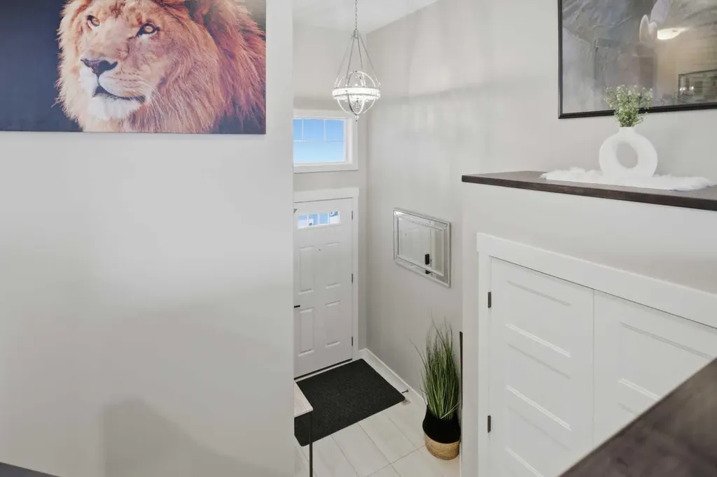 98 Livingston Close Red Deer AB T4R 0S8