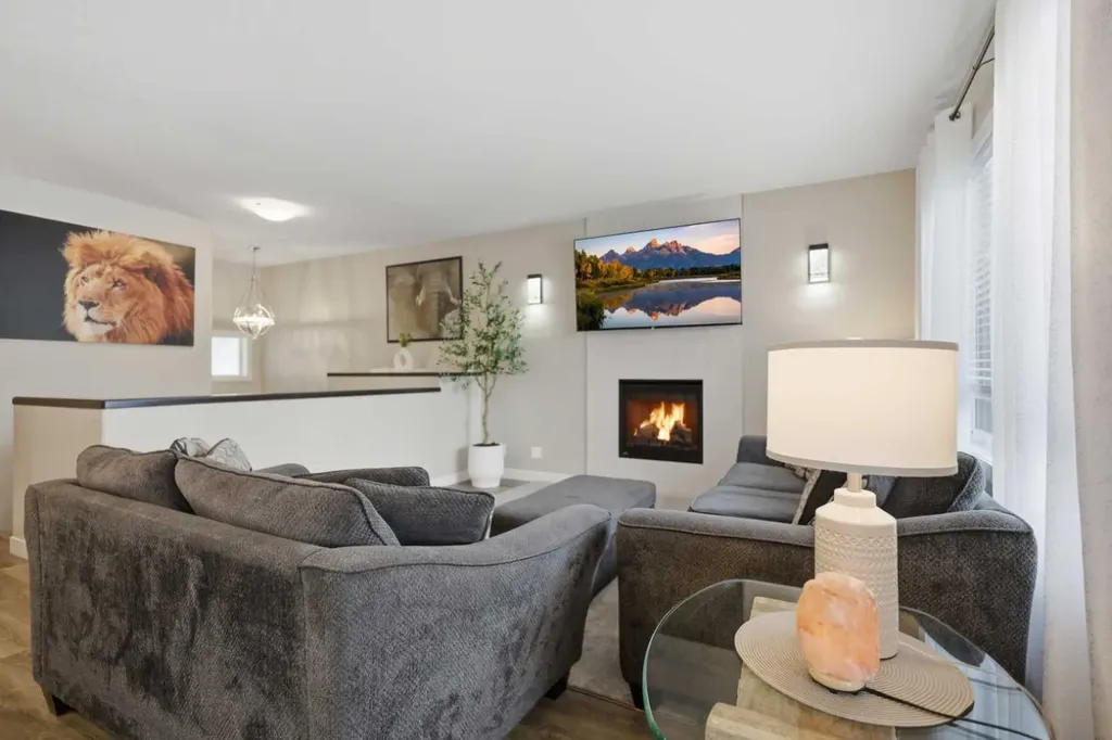98 Livingston Close Red Deer AB T4R 0S8