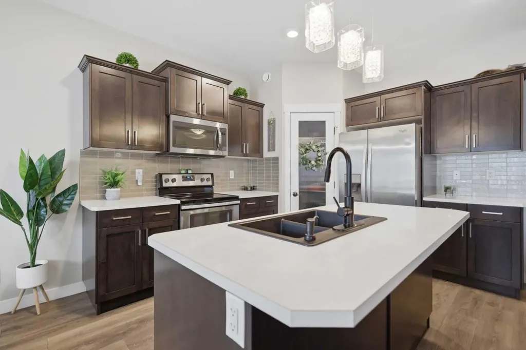 98 Livingston Close Red Deer AB T4R 0S8