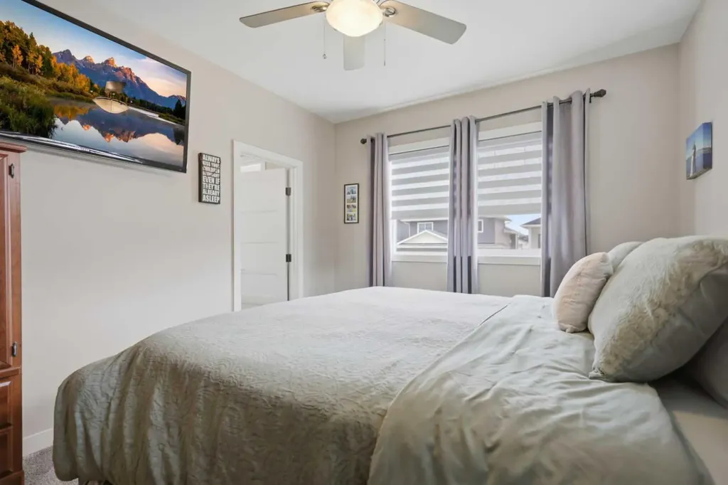 98 Livingston Close Red Deer AB T4R 0S8