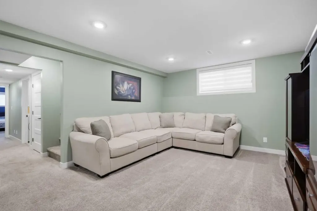 98 Livingston Close Red Deer AB T4R 0S8