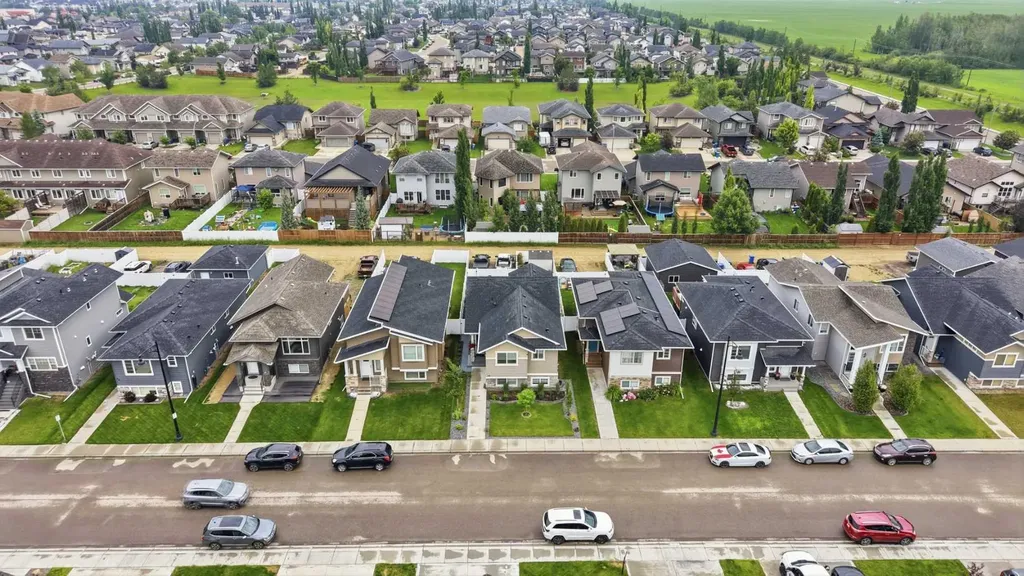 98 Livingston Close Red Deer AB T4R 0S8