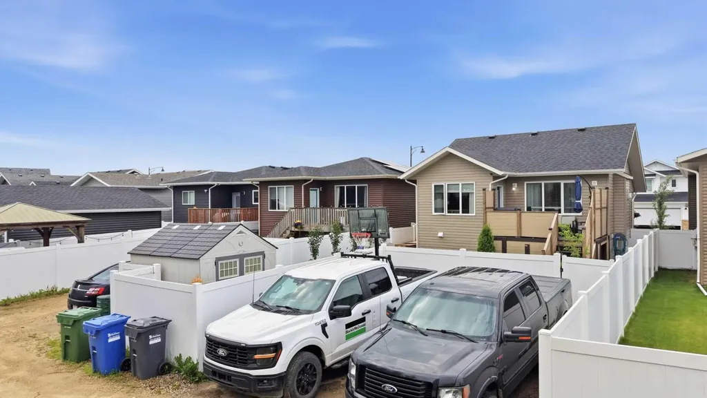 98 Livingston Close Red Deer AB T4R 0S8