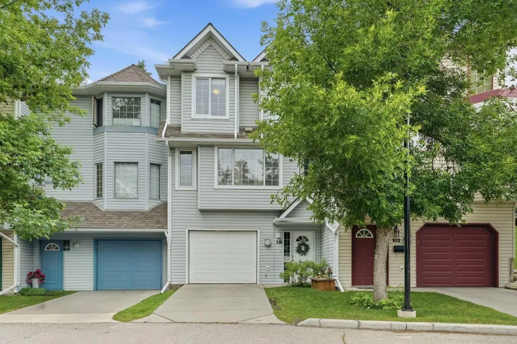 104 Patina Point SW Calgary AB T3H 3J7