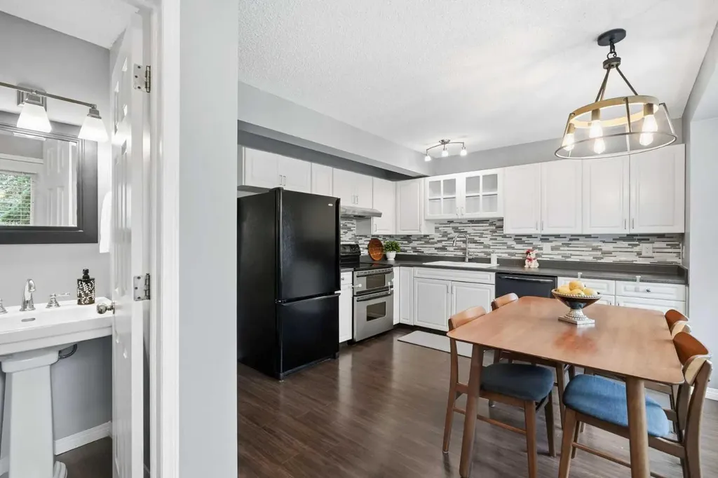 104 Patina Point SW Calgary AB T3H 3J7