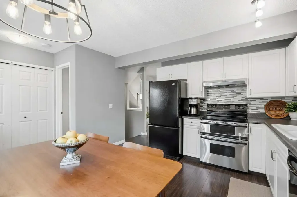 104 Patina Point SW Calgary AB T3H 3J7