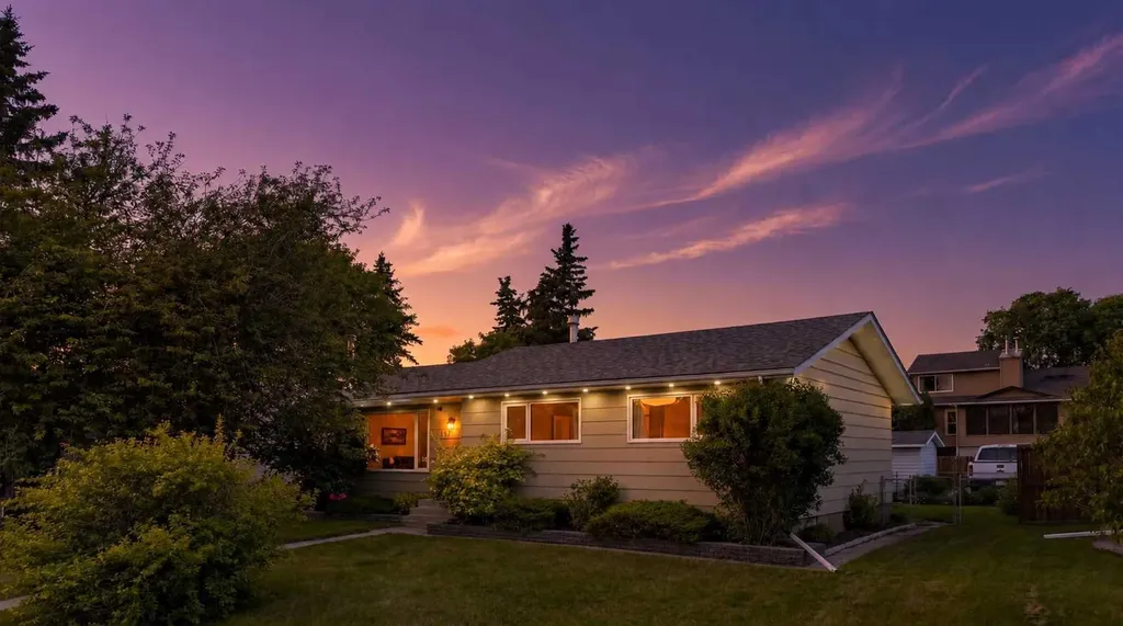 127 Thomas Place Strathmore AB T1P 1C3