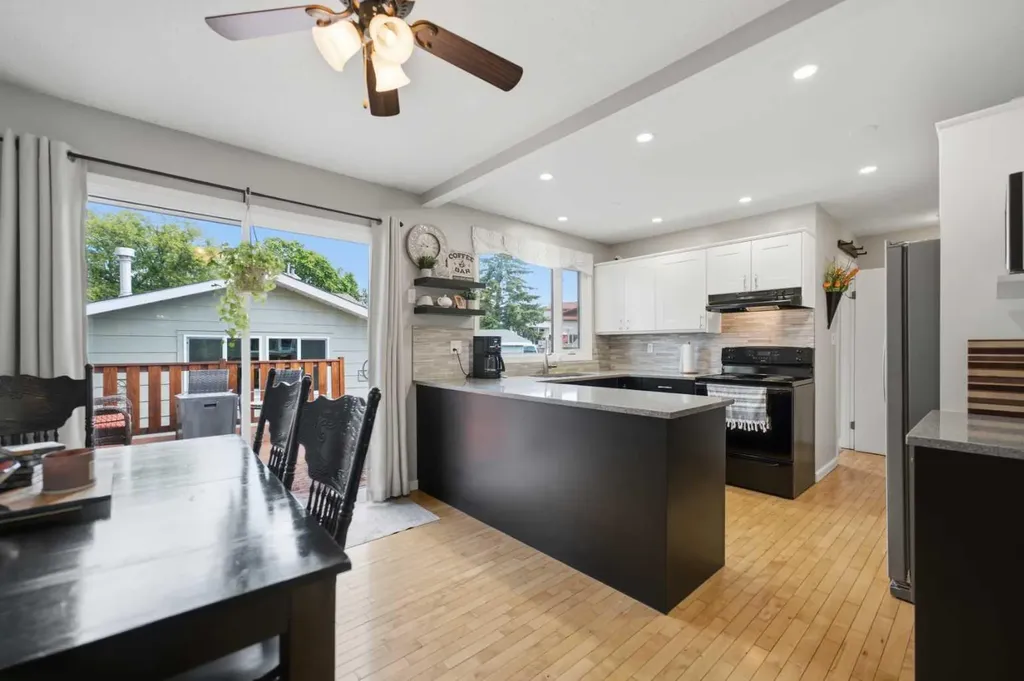 127 Thomas Place Strathmore AB T1P 1C3
