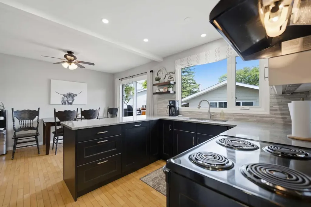 127 Thomas Place Strathmore AB T1P 1C3