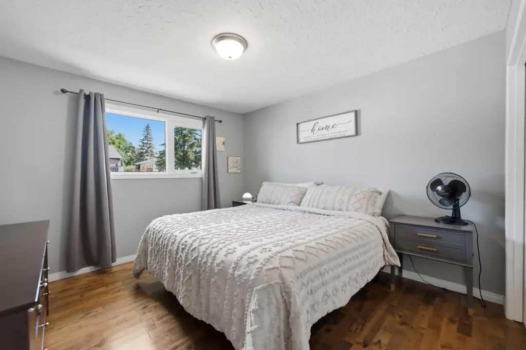 127 Thomas Place Strathmore AB T1P 1C3