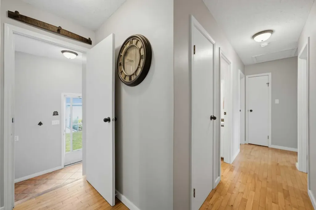 127 Thomas Place Strathmore AB T1P 1C3