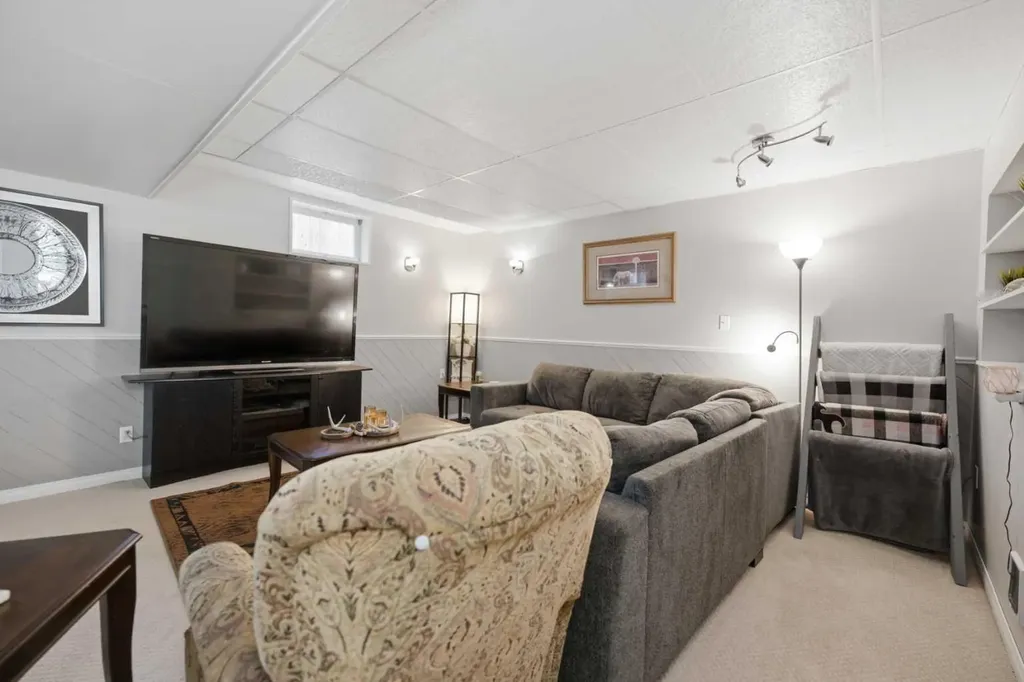 127 Thomas Place Strathmore AB T1P 1C3